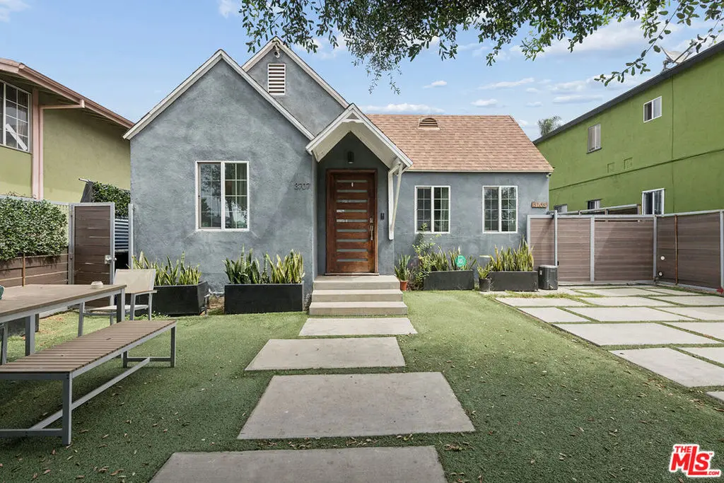 Residential Lease for rent at 3707 Exposition Boulevard, Los Angeles, Los Angeles County, CA featuring 4 beds and 2 baths