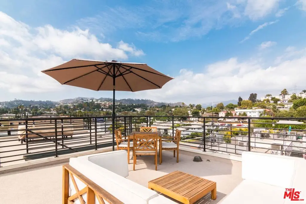 Residential Lease for rent at 2926 Rowena Avenue 2, Los Angeles, Los Angeles County, CA featuring 3 beds and 4 baths