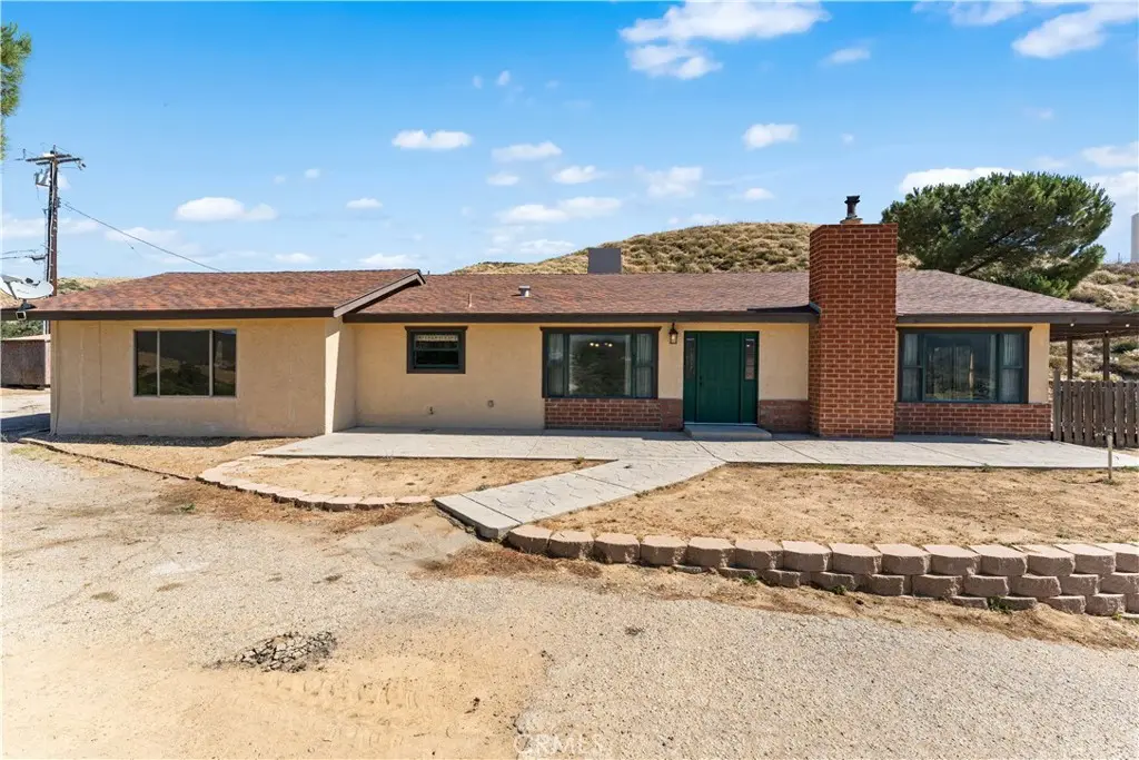 9715 Northside, Leona Valley, CA — listing photo 1