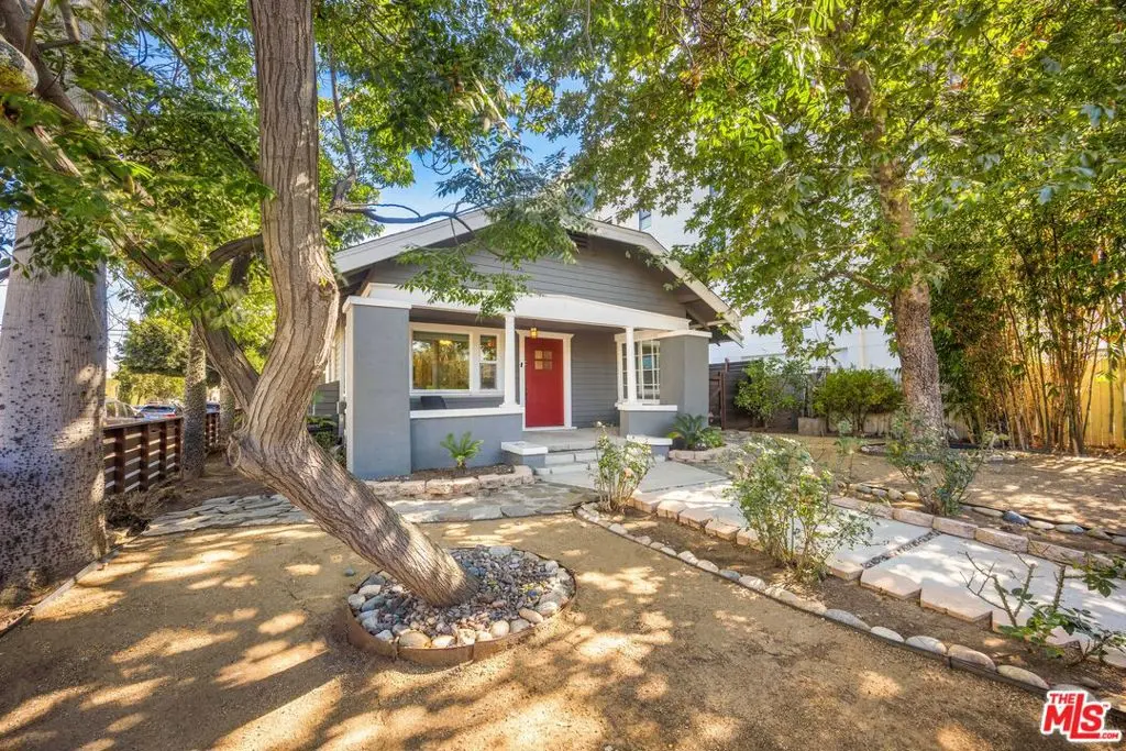 Single Family Residence for sale at 5802 Lexington Avenue, Los Angeles, CA featuring 3 beds and 2 baths