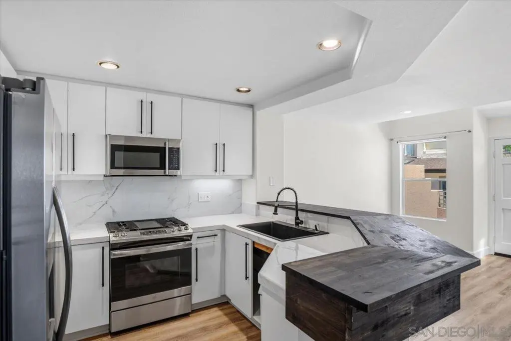 Single Family Residence for rent at 12630 CARMEL COUNTRY ROAD 112, San Diego, CA featuring 2 beds and 3 baths
