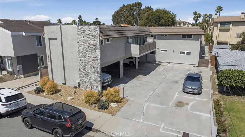 16941 Hoskins, Huntington Beach, CA — listing photo 1