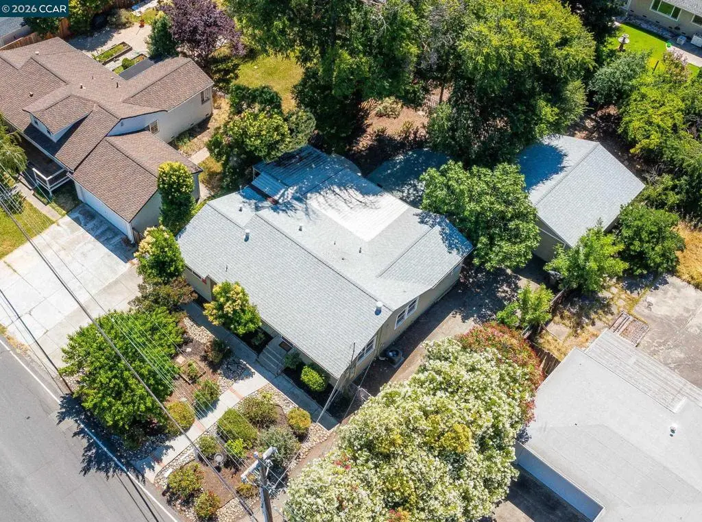 Single Family Residence for sale at 2072 Chalomar Rd, Concord, CA featuring 3 beds and 2 baths
