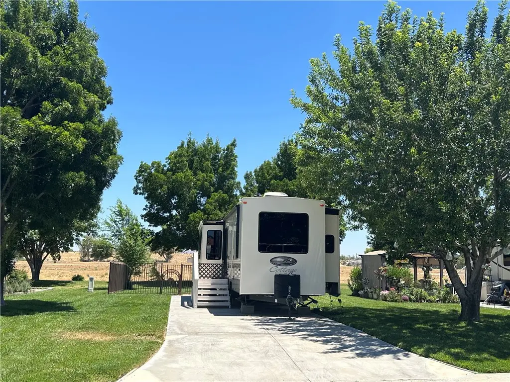 11591 Ridgemark Road, Apple Valley, CA — listing photo 1