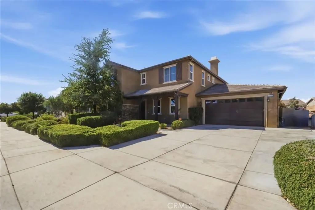 Single Family Residence for sale at 12444 Osprey, Victorville, CA featuring 5 beds and 3 baths