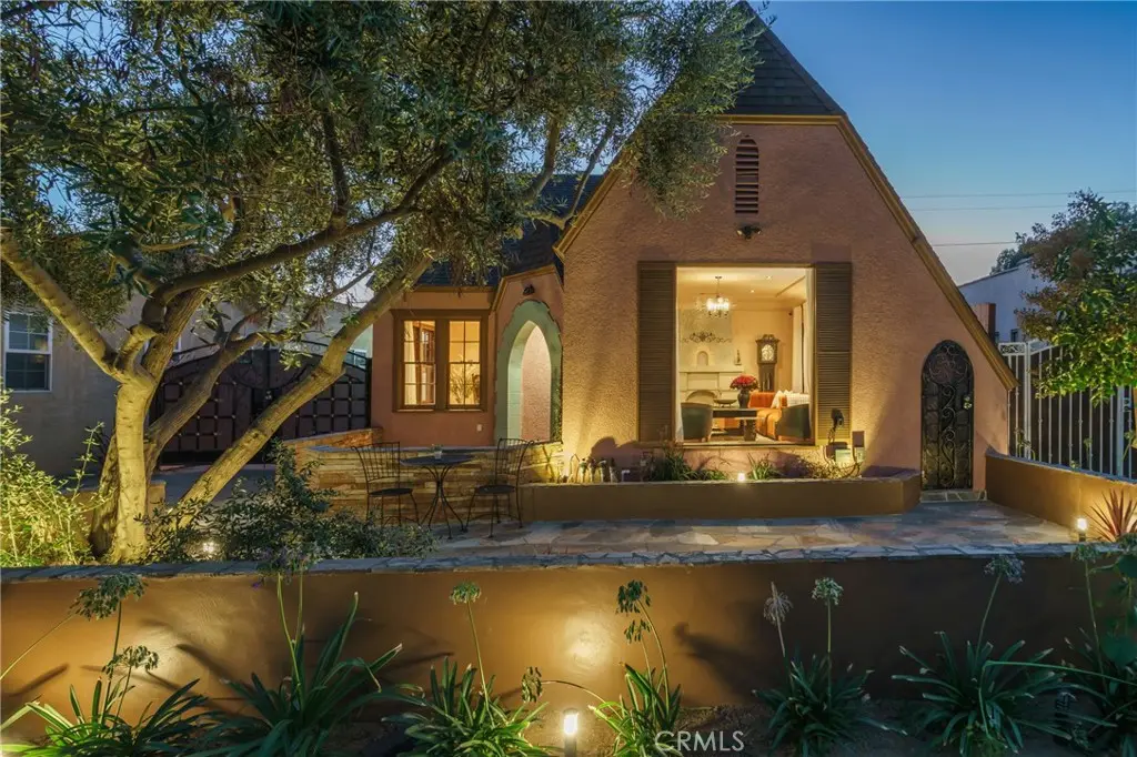 Single Family Residence for sale at 2015 San Francisco Avenue, Long Beach, CA featuring 11 beds and 6 baths