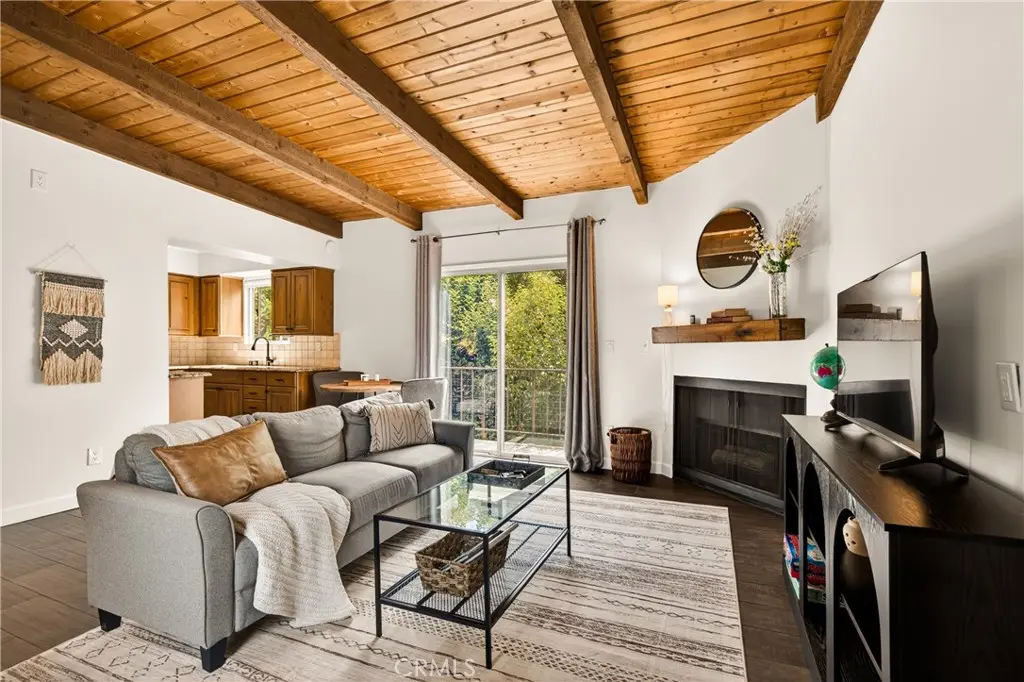 4230 Whitsett Avenue 6, Studio City, CA — listing photo 1