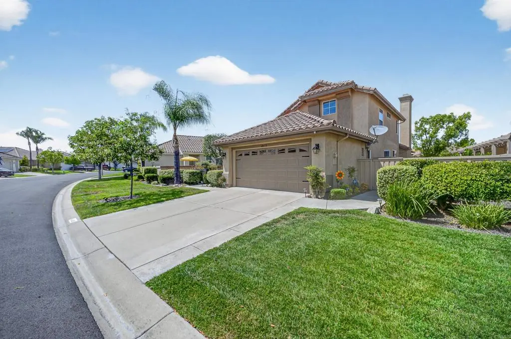 Single Family Residence for sale at 40455 Via Tapadero, Murrieta, CA featuring 3 beds and 3 baths