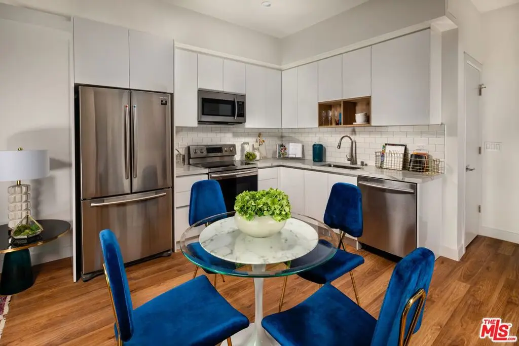 Residential Lease for rent at 269 S Mariposa Avenue 413, Los Angeles, Los Angeles County, CA featuring 1 bed and 1 bath