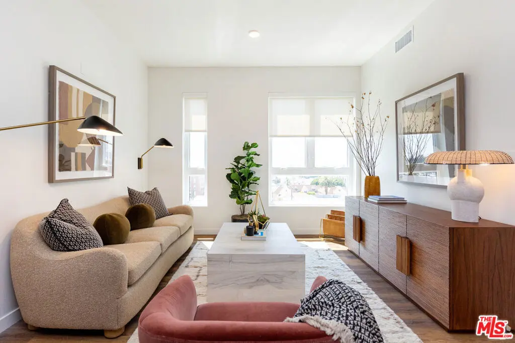Residential Lease for rent at 839 S Fedora Street 311, Los Angeles, Los Angeles County, CA and 1 bath