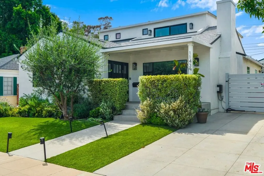 Residential Lease for rent at 11439 Chenault Street, Los Angeles, Los Angeles County, CA featuring 5 beds and 5 baths