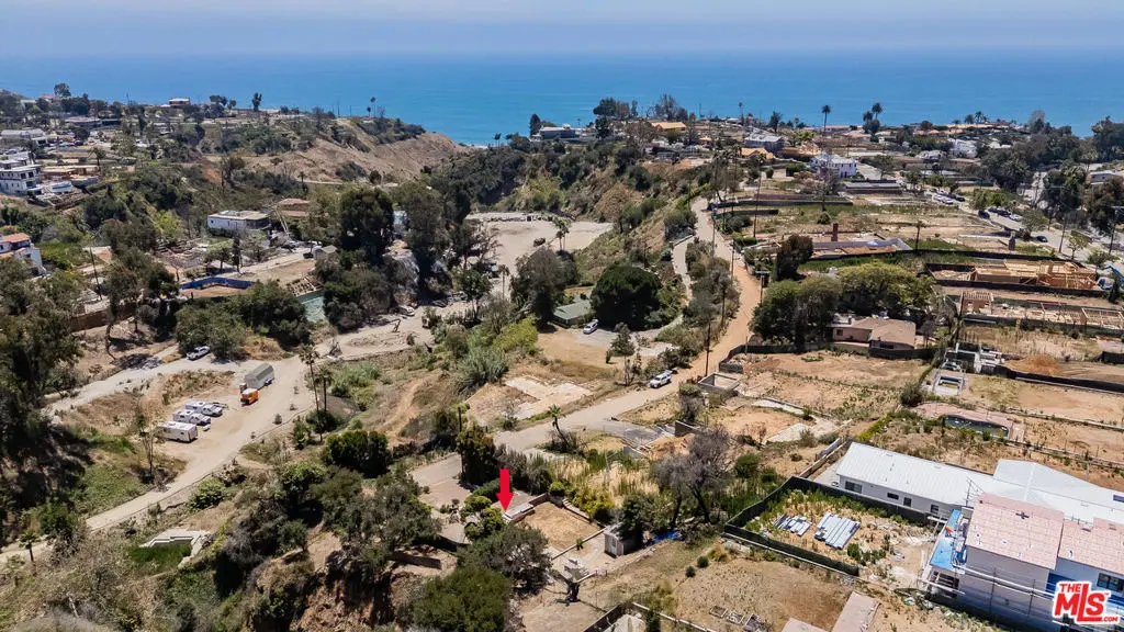 627 N Marquette Street, Pacific Palisades, CA — listing photo 1
