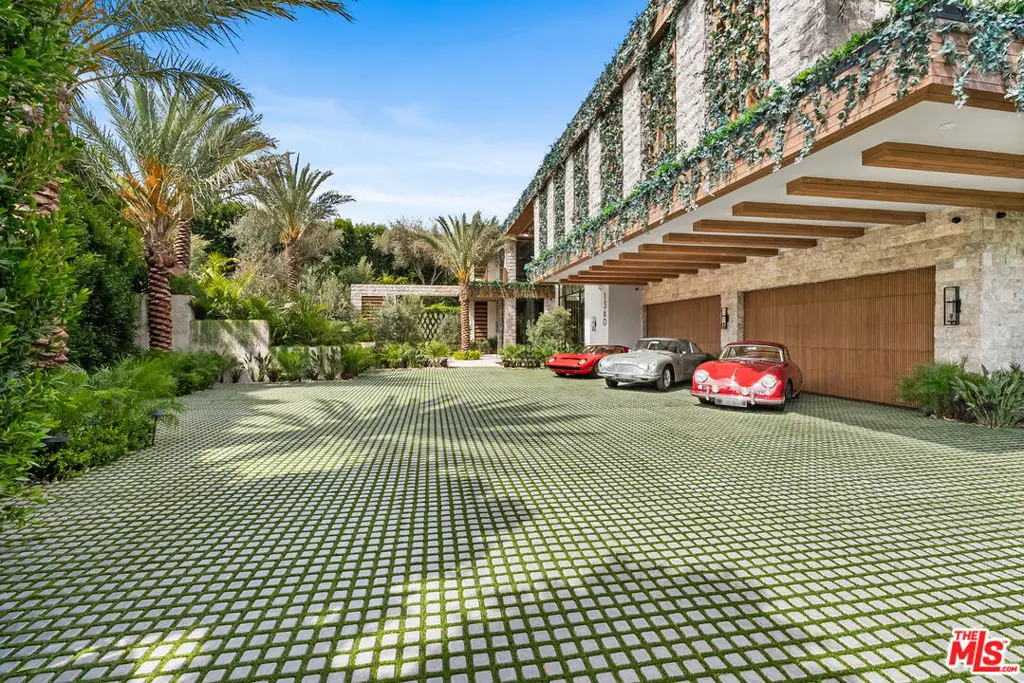 Single Family Residence for sale at 1360 Laurel Way, Beverly Hills, CA featuring 6 beds and 10 baths