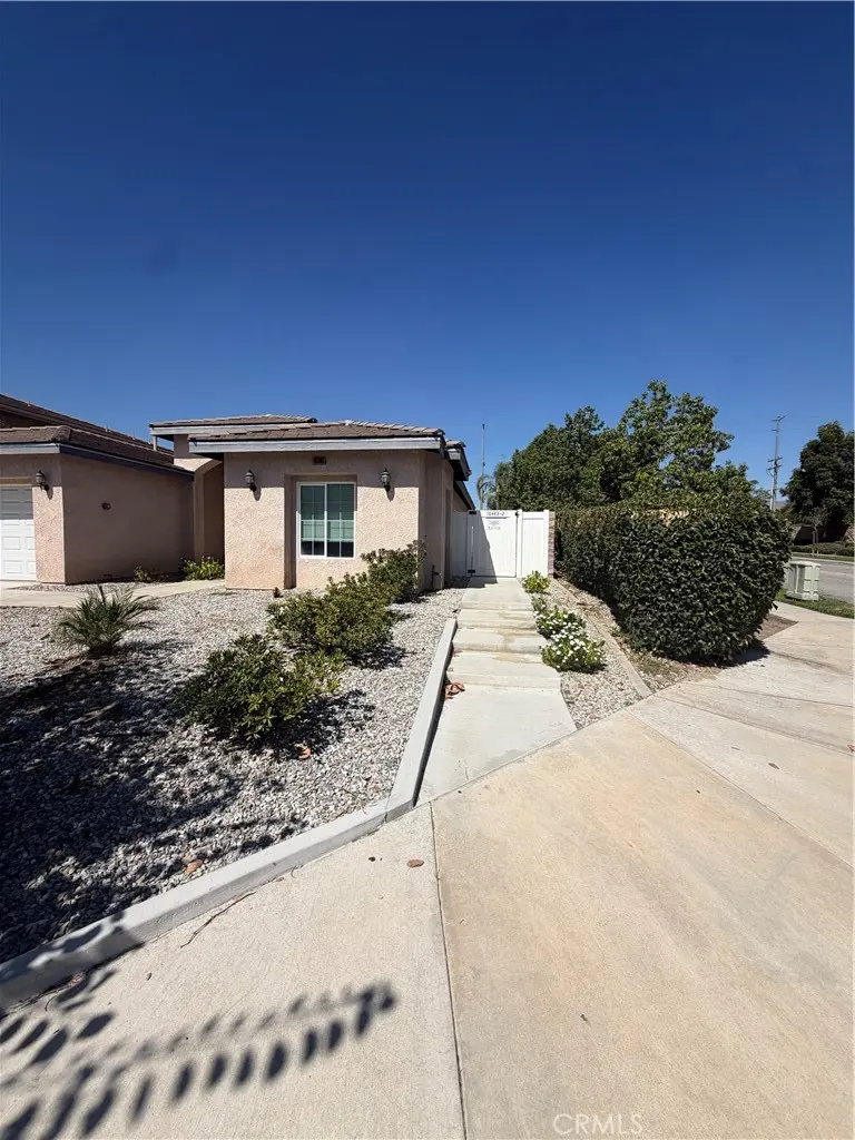 16488 2 Pine Forest, Fontana, CA — listing photo 1