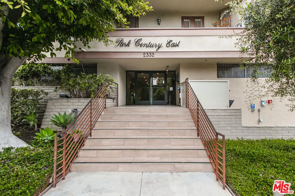Condominium for sale at 2332 Fox Hills Drive 304, Los Angeles, CA featuring 1 bed and 3 baths