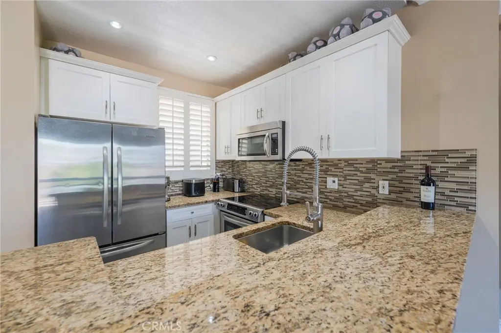 20251 Cape Coral Ln 202, Huntington Beach, CA — listing photo 1