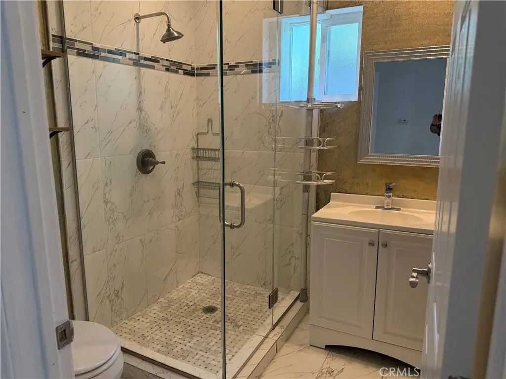 20324 Oxnard Street, Woodland Hills, CA — listing photo 1