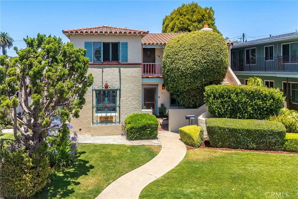 Triplex for sale at 3517 E 2nd, Long Beach, CA