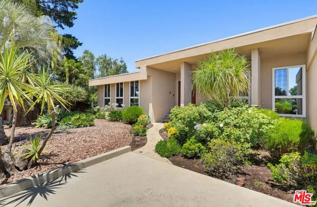 991 Montgomery Court, Thousand Oaks, CA — listing photo 1