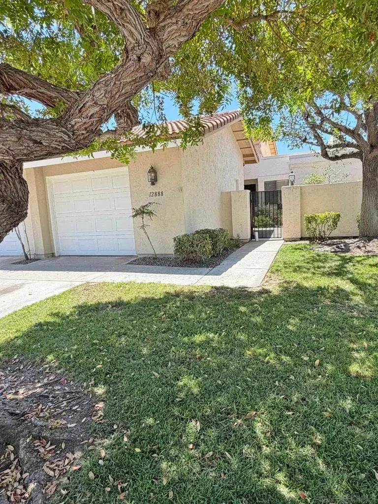 Single Family Residence for rent at 12888 Corte Arauco, San Diego, CA featuring 2 beds and 2 baths