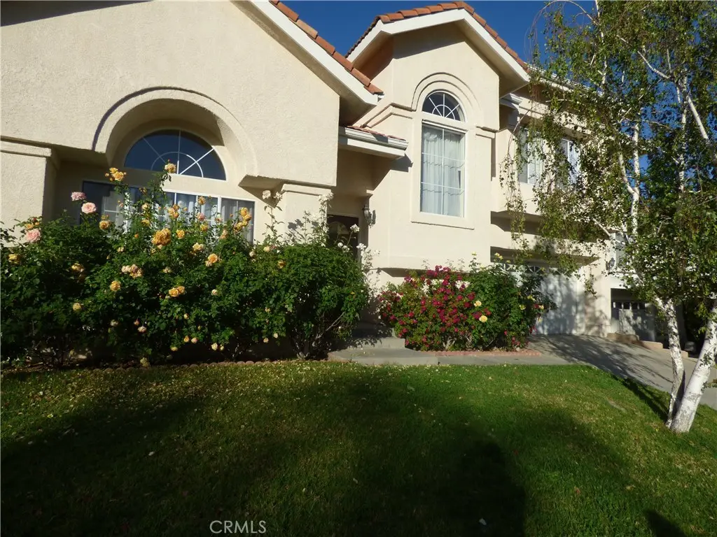 Residential Lease for rent at 516 Monteleone, Oak Park, Ventura County, CA featuring 4 beds and 4 baths