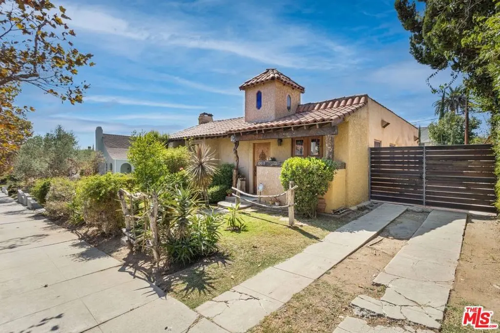 Single Family Residence for sale at 1309 Carmona Avenue, Los Angeles, CA featuring 3 beds and 2 baths