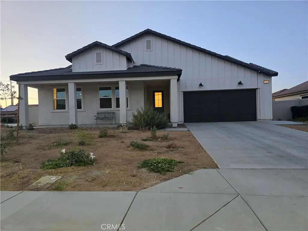 Single Family Residence for rent at 1887 Vincent Dr, Palmdale, CA featuring 4 beds and 3 baths