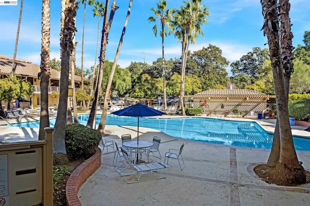 Condominium for sale at 310 N Civic Dr 101, Walnut Creek, CA featuring 1 bed and 1 bath