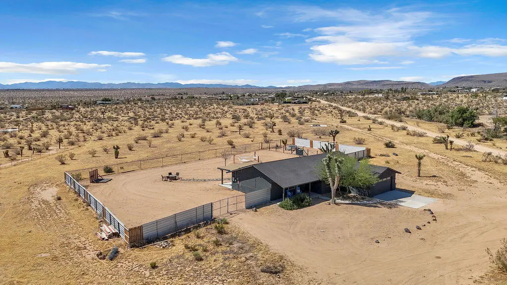 56625 Lowe Avenue, Yucca Valley, CA — listing photo 1