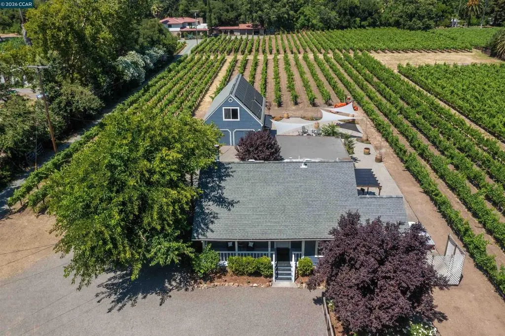 Single Family Residence for sale at 100 Foothill Blvd, Calistoga, CA featuring 3 beds and 1 bath