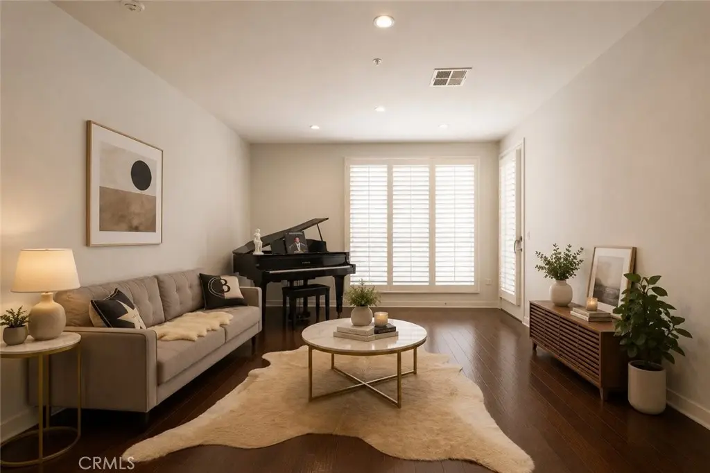 21301 Erwin Street 305, Woodland Hills, CA — listing photo 1