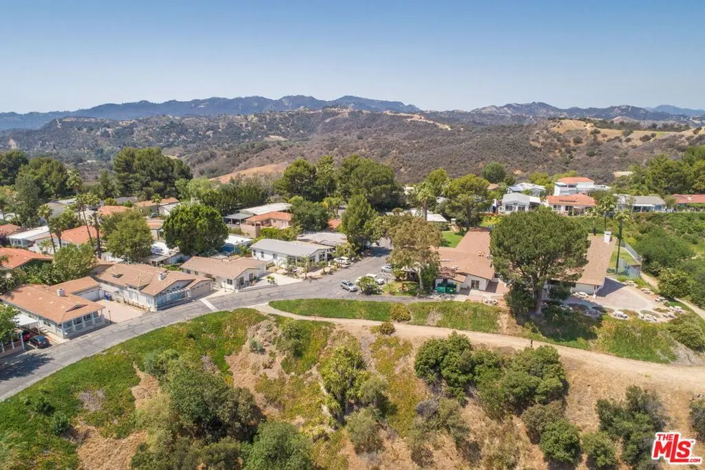 163 Apache, Topanga, CA — listing photo 1