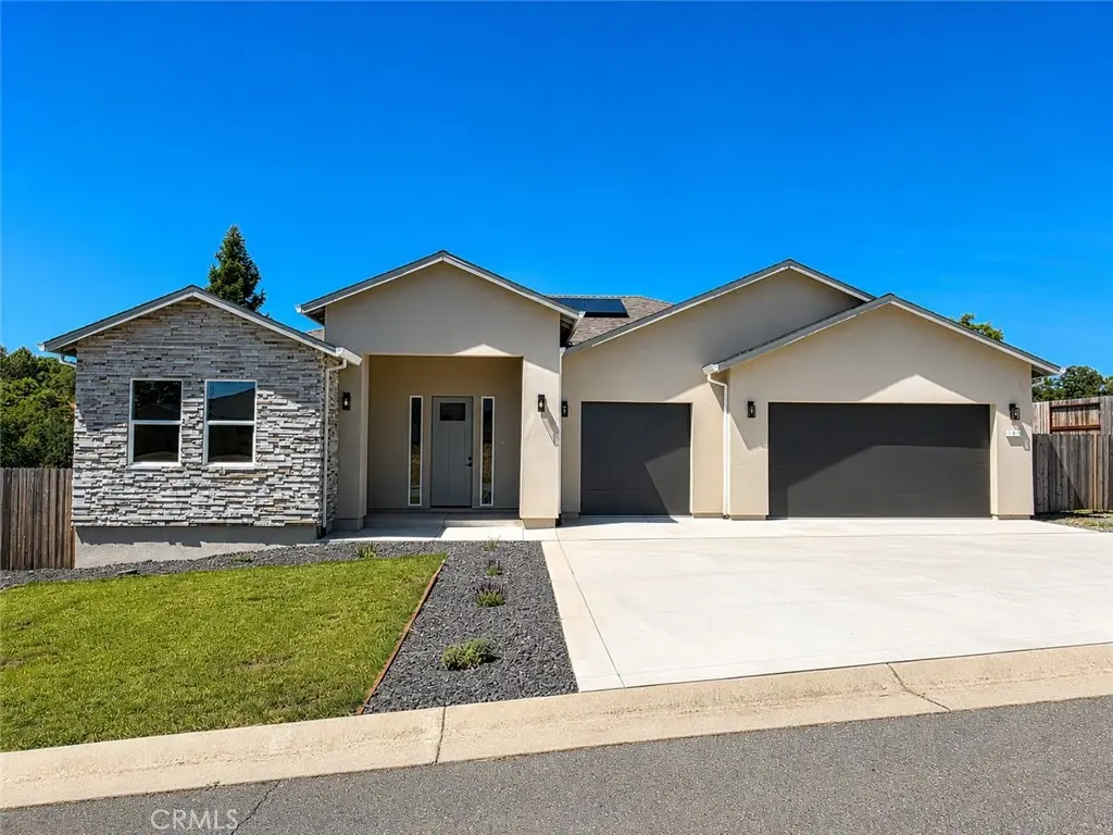 Single Family Residence for sale at 1 Stepping Stone Ct, Oroville, CA featuring 3 beds and 3 baths