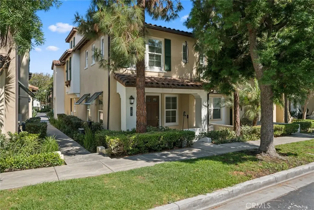 Condominium for rent at 215 Dewdrop, Irvine, CA featuring 3 beds and 3 baths