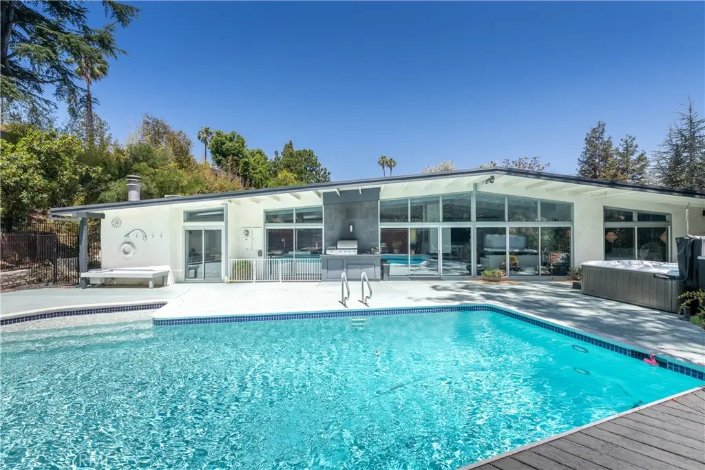 15626 Royal Ridge, Sherman Oaks, CA — listing photo 1