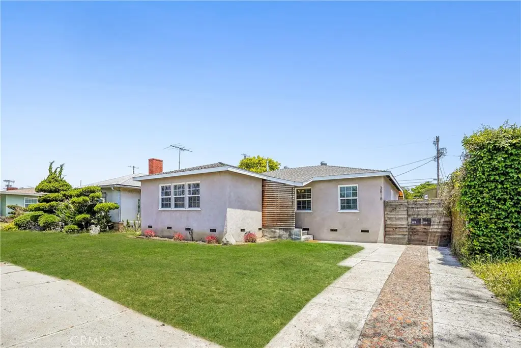 Residential Lease for rent at 3816 S Victoria Avenue, Los Angeles, Los Angeles County, CA featuring 3 beds and 2 baths