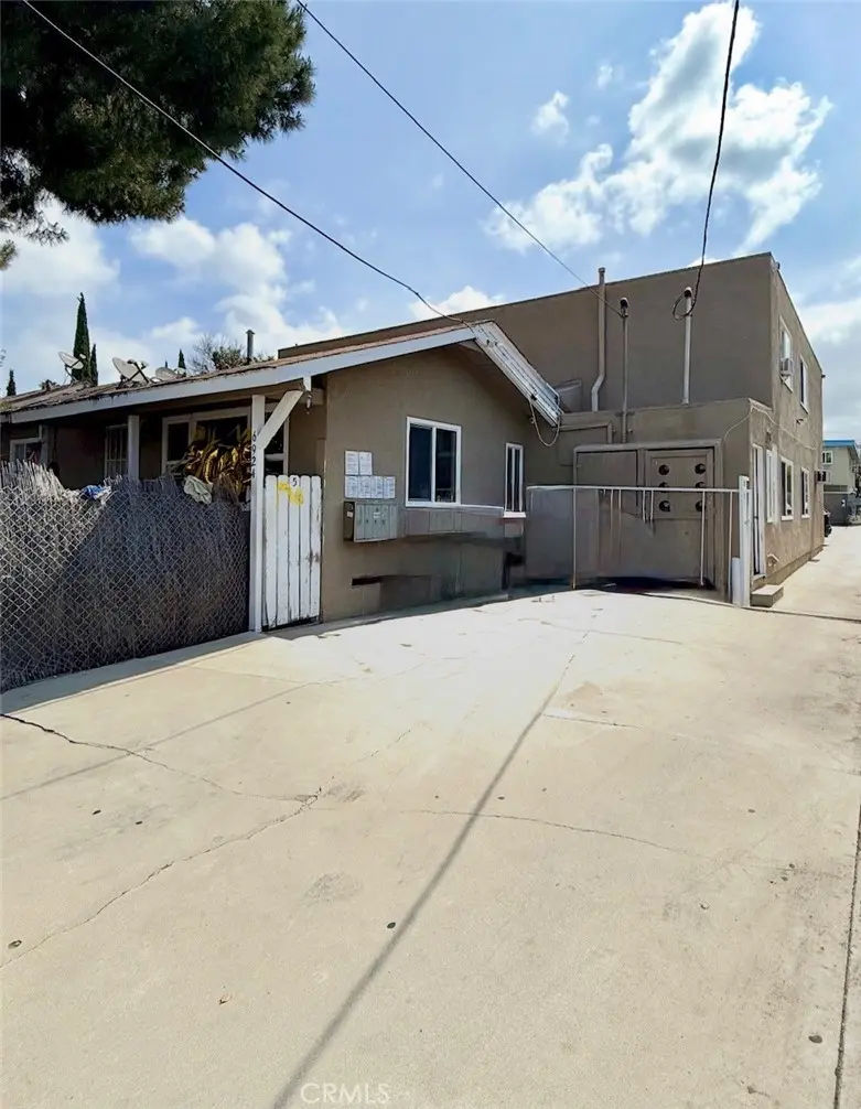 6924 Gentry, North Hollywood, CA — listing photo 1