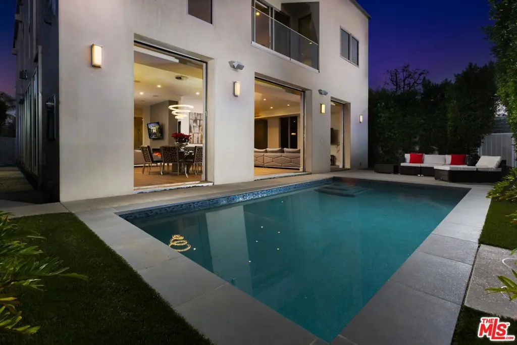 Residential Lease for rent at 721 N SPAULDING Avenue, Los Angeles, Los Angeles County, CA featuring 5 beds and 5 baths