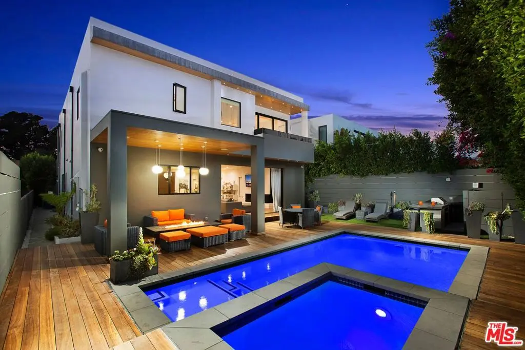Residential Lease for rent at 736 N CURSON Avenue, Los Angeles, Los Angeles County, CA featuring 5 beds and 6 baths