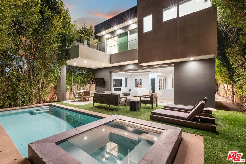 Residential Lease for rent at 637 N Gardner Street, Los Angeles, Los Angeles County, CA featuring 5 beds and 6 baths