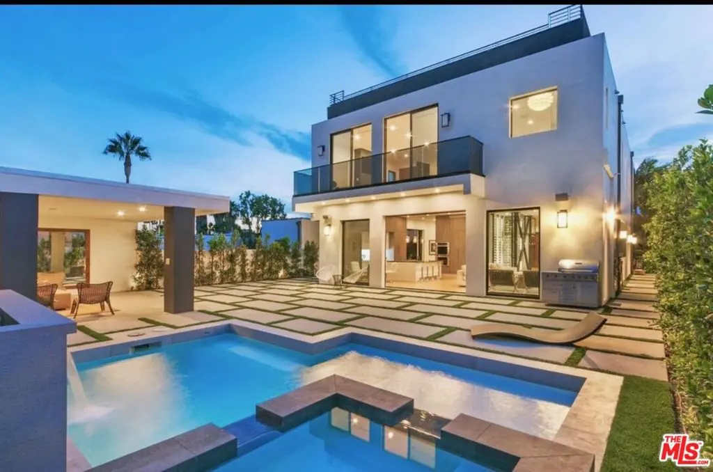Residential Lease for rent at 610 N STANLEY Avenue, Los Angeles, Los Angeles County, CA featuring 4 beds and 4 baths