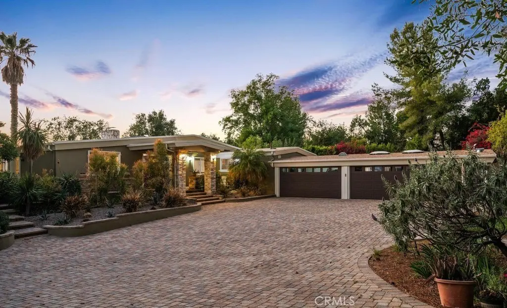 Single Family Residence for rent at 24361 Mulholland Highway, Calabasas, CA featuring 5 beds and 5 baths