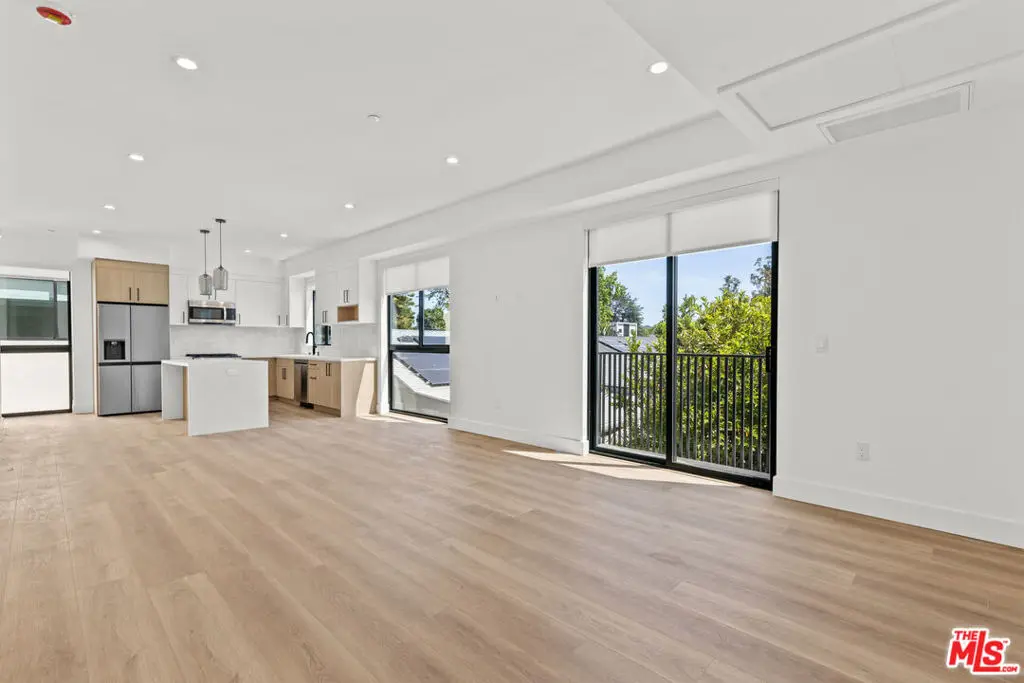 5839 Kester Avenue 2, Sherman Oaks, CA — listing photo 1