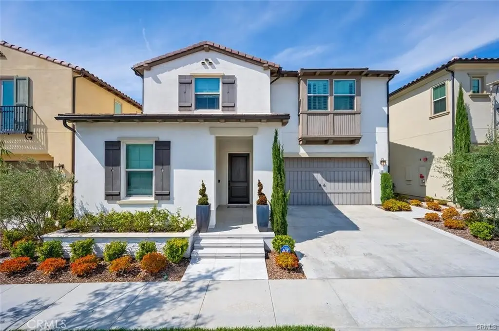Single Family Residence for rent at 107 Ritual, Irvine, CA featuring 4 beds and 5 baths