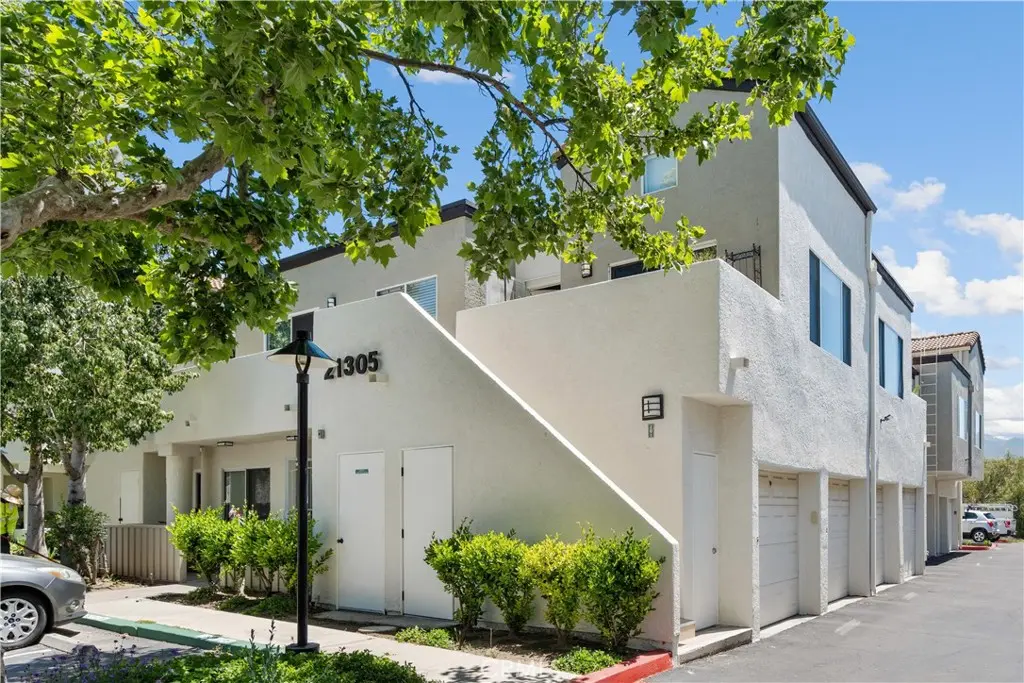 21305 Nandina Lane 201, Newhall, CA — listing photo 1