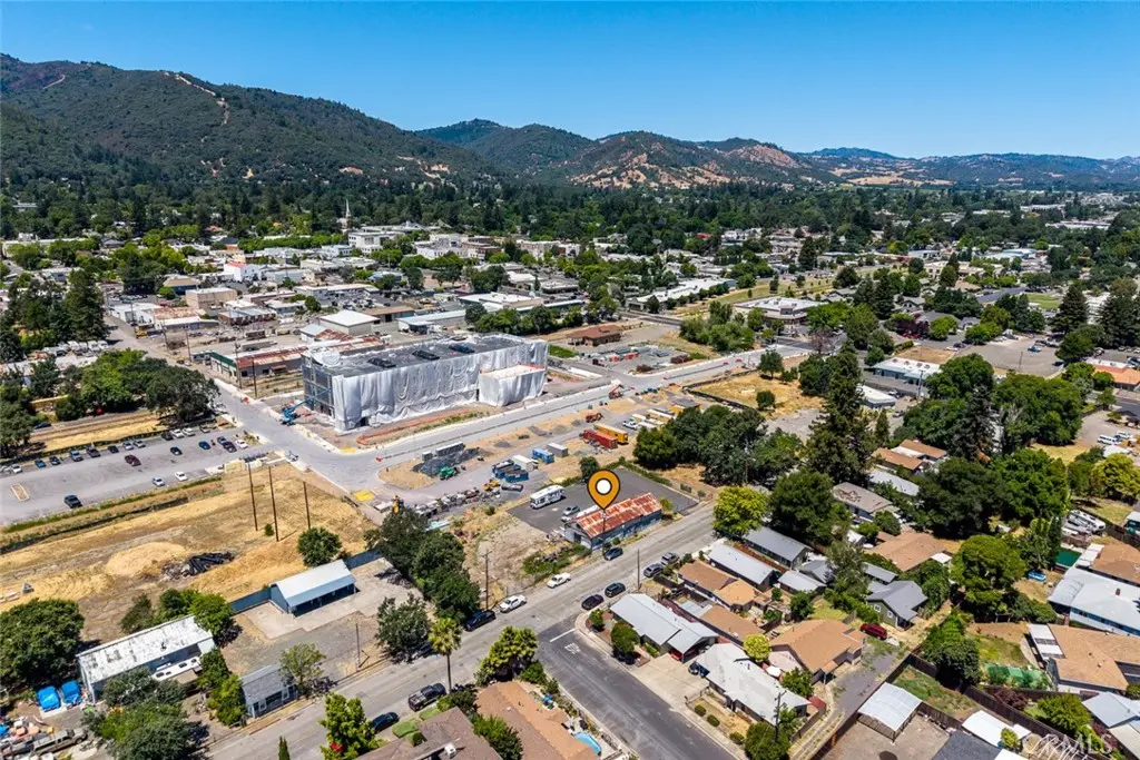 122 Leslie Street, Ukiah, CA — listing photo 1