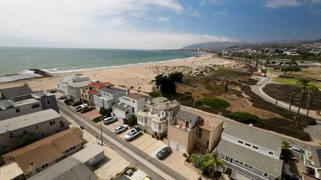 Residential Lease for rent at 945 Sharon Lane, Ventura, Ventura County, CA featuring 3 beds and 3 baths