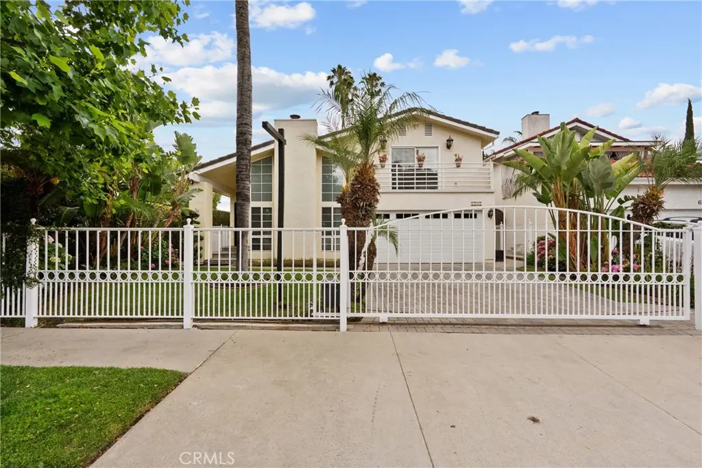 6325 Yolanda, Tarzana, CA — listing photo 1