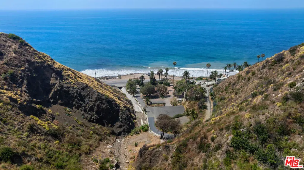 19355 Pacific Coast Highway, Malibu, CA — listing photo 1