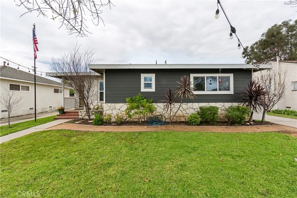 2335 Carfax Avenue, Long Beach, CA — listing photo 1
